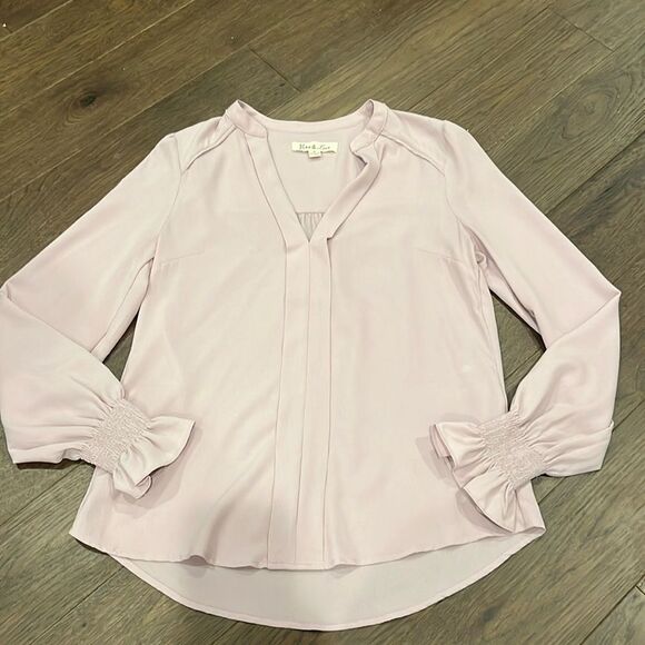 Vine & Love Tops - Vine & Love Pink Blouse Size Small
